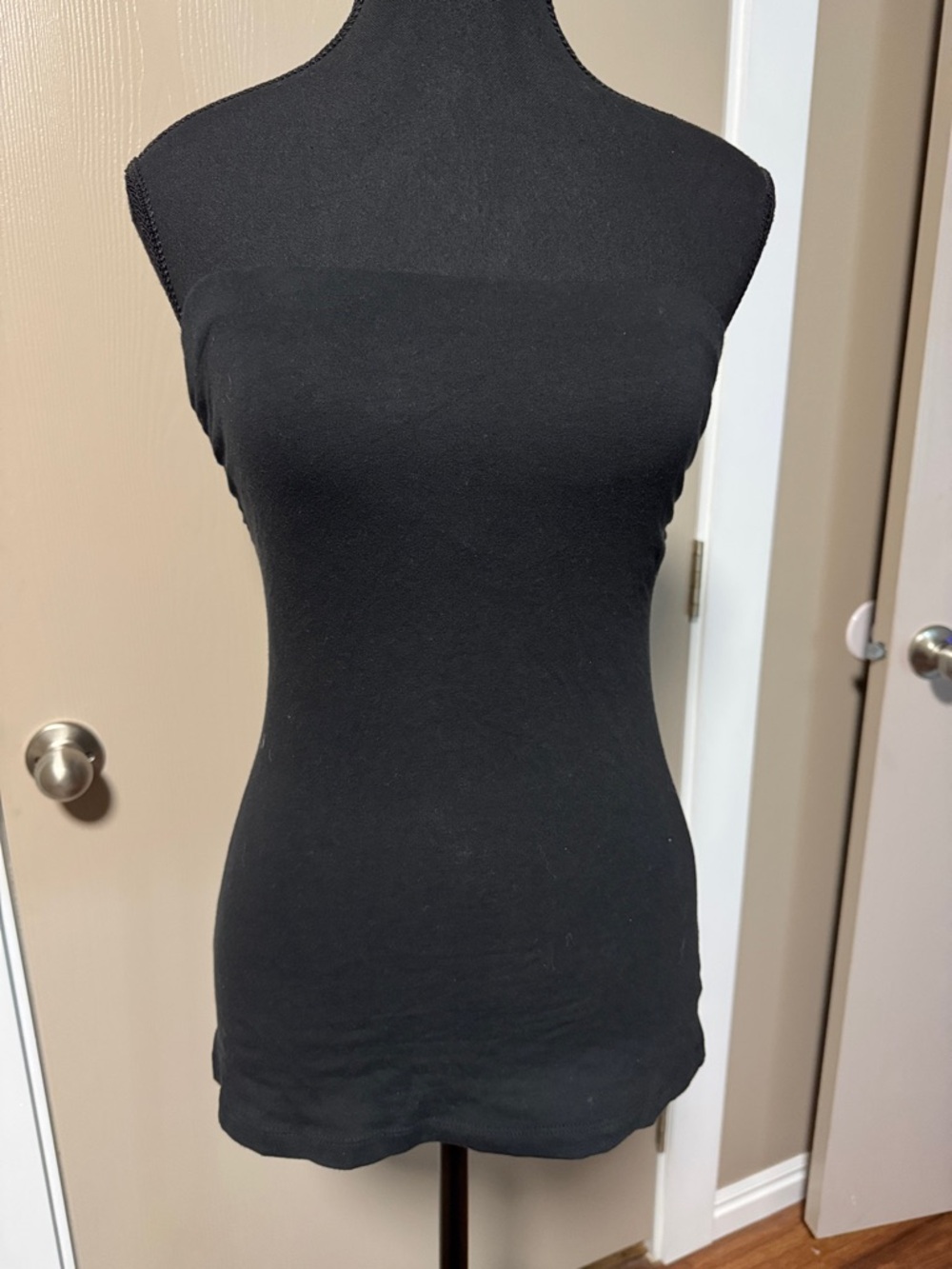 Black Strapless Tube Tank Top - Sleek Women's Layering Piece